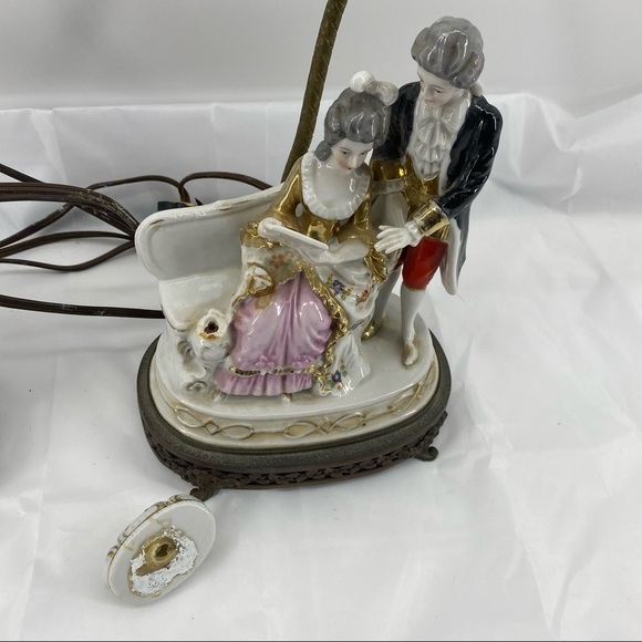 Vintage George & Martha Washington Lamps - Picture 3 of 13